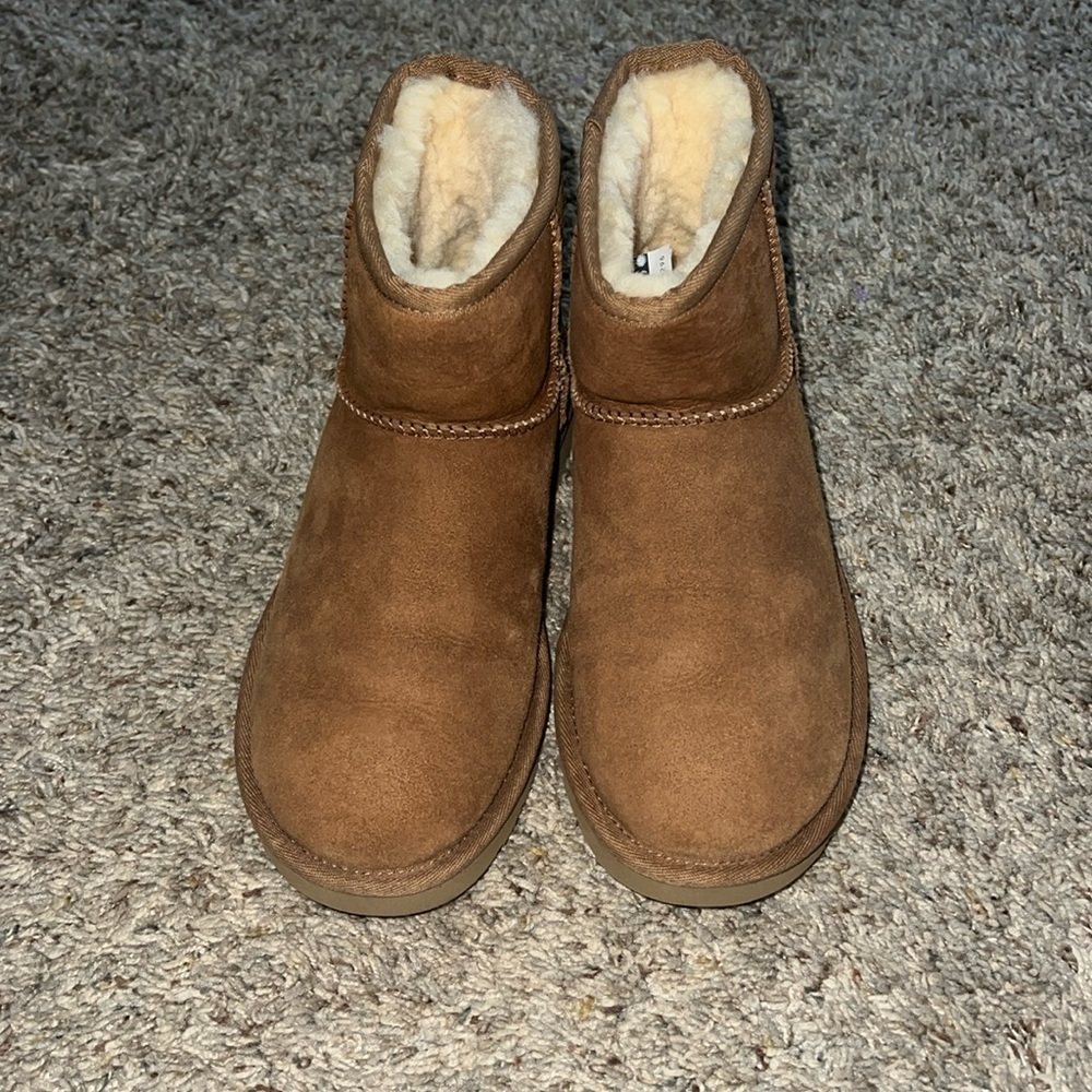 UGG CLASSIC MINI